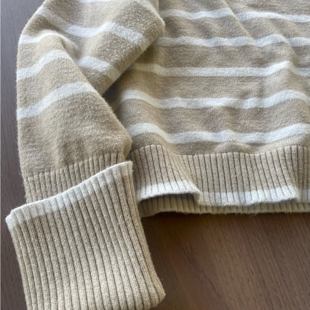 Vigoss Women's Beige Striped Crew Neck Sweater